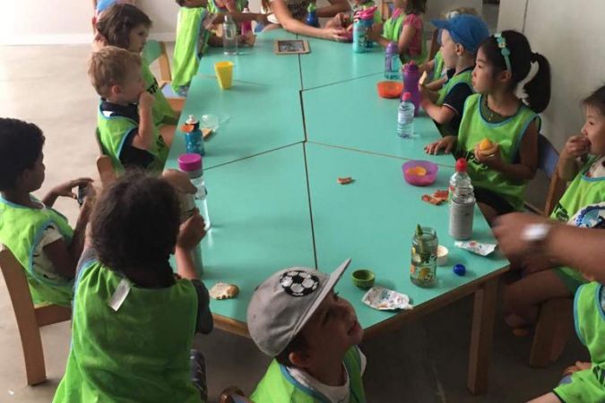 casal estiu centre barcelona ciutat vella anglès sortides casal verano